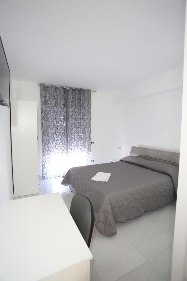 Hotel Il Giglio Castel Volturno Zewnętrze zdjęcie